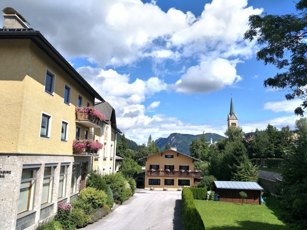 Schloss Lerchen: A Medieval Castle and Local-History Museum in Austria 2 Schloss Lerchen
