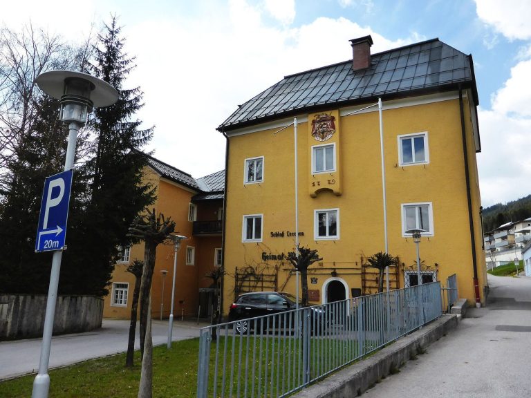 Schloss Lerchen: A Medieval Castle and Local-History Museum in Austria