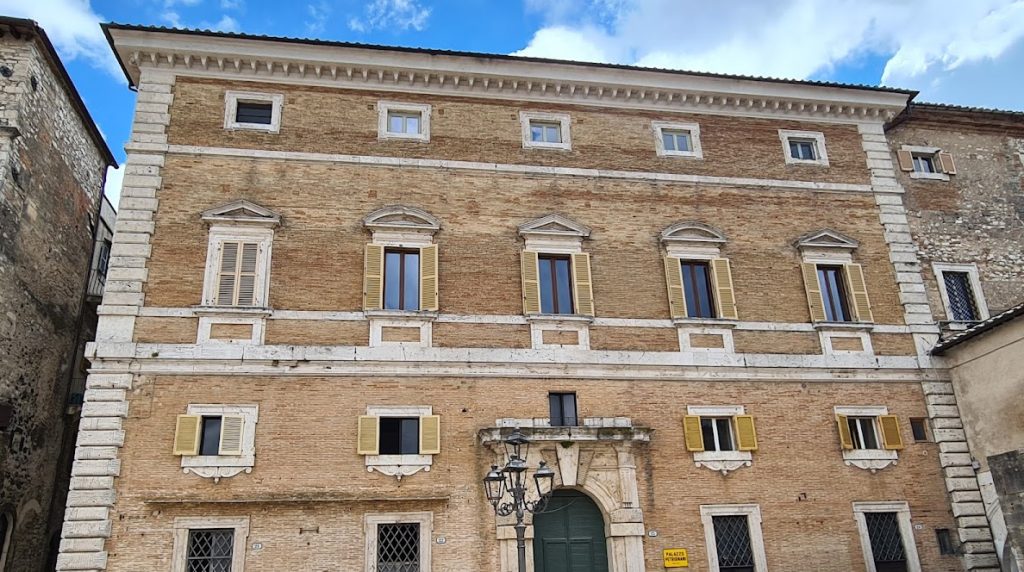 Palazzo Petrignani: A Sixteenth-Century Noble Residence in Amelia 1 Palazzo Petrignani