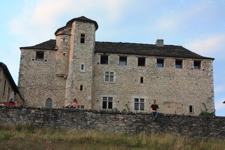 Maison forte de Montagnieu: A Fourteenth- and Fifteenth-Century Fortified House in France