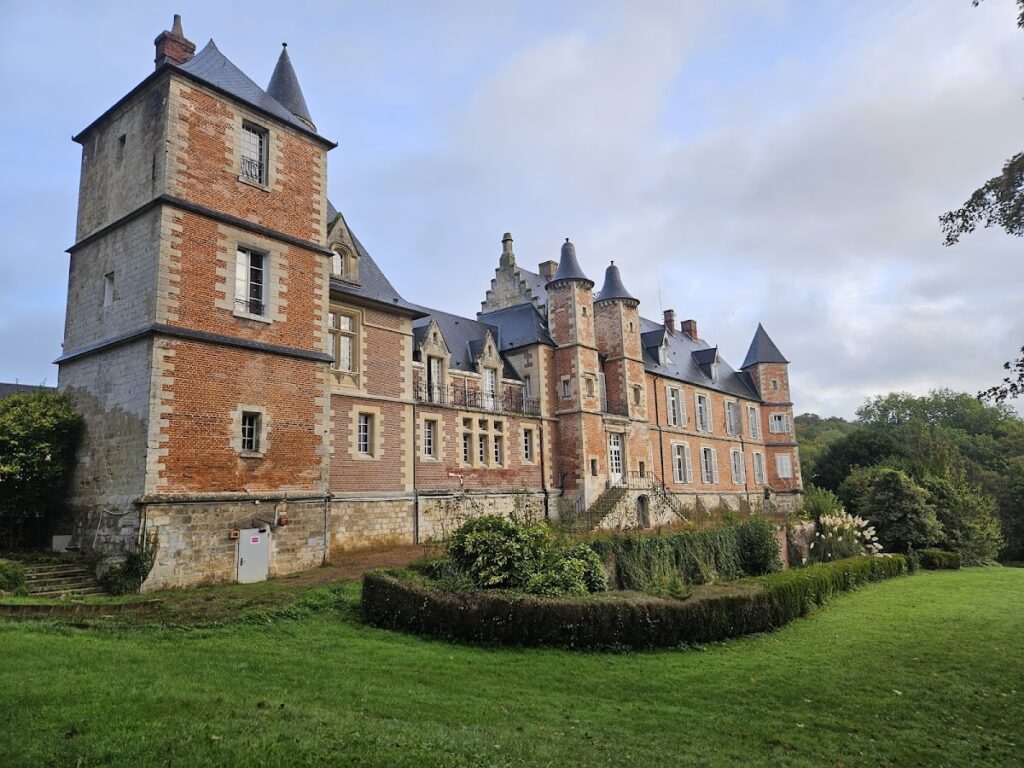 Bellinglise Castle: A Historic Manor in France 2 château de Bellinglise