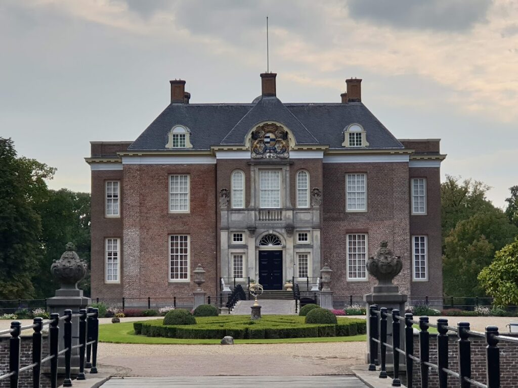 Castle Middachten: A Dutch Classical and Baroque Estate Residence 2 Castle Middachten