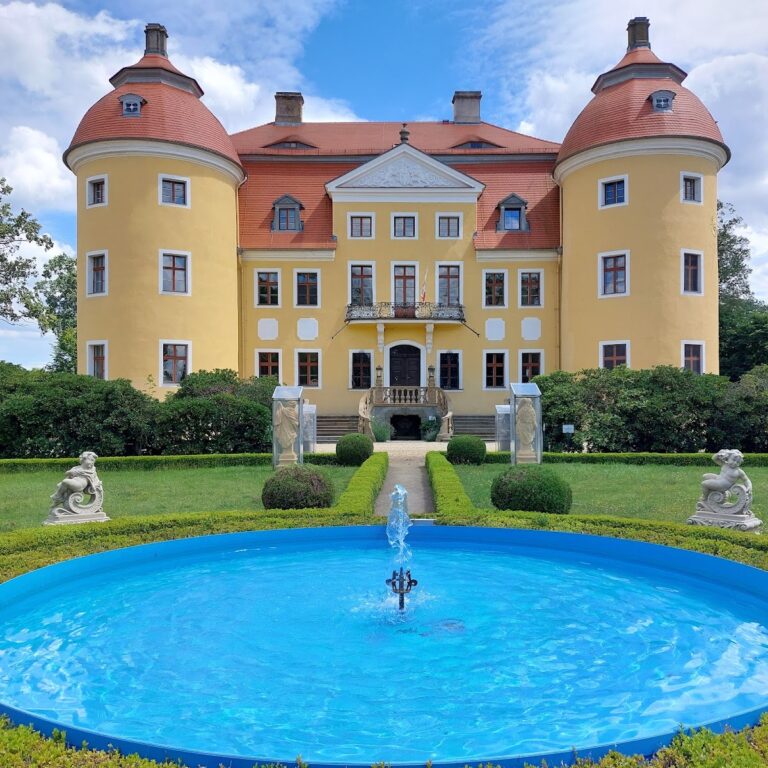 Schloss Milkel: A Baroque Moated Country Estate in Germany