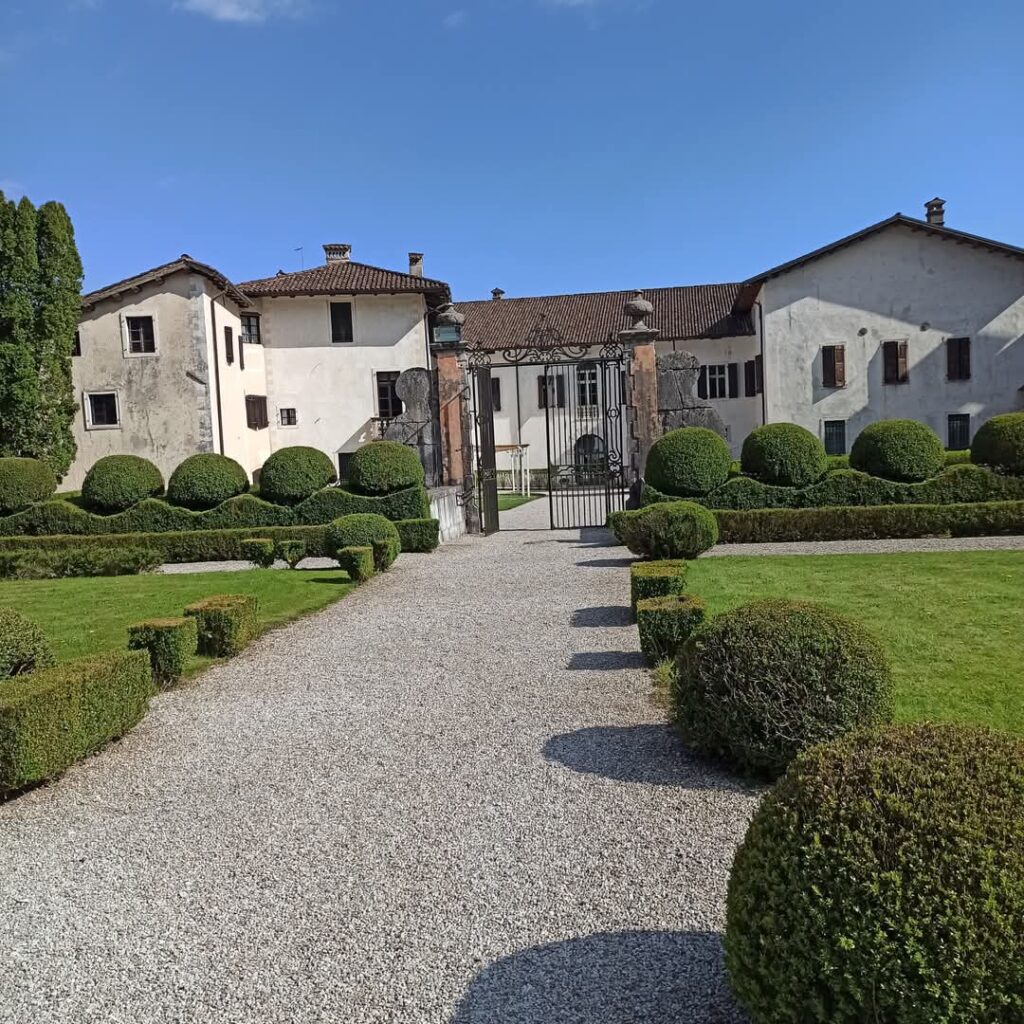 Palazzo d'Attimis: Historic Palace of the Lords of Maniago 2 Palazzo d'Attimis