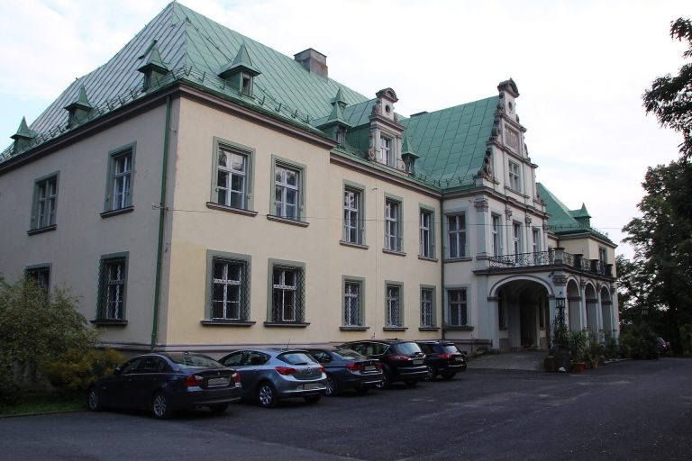 Palace in Frączków: A Baroque and Neo-Renaissance Residence in Poland