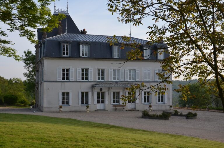 Château de Saint-Gervais d’Asnières: A historic country estate in Asnières