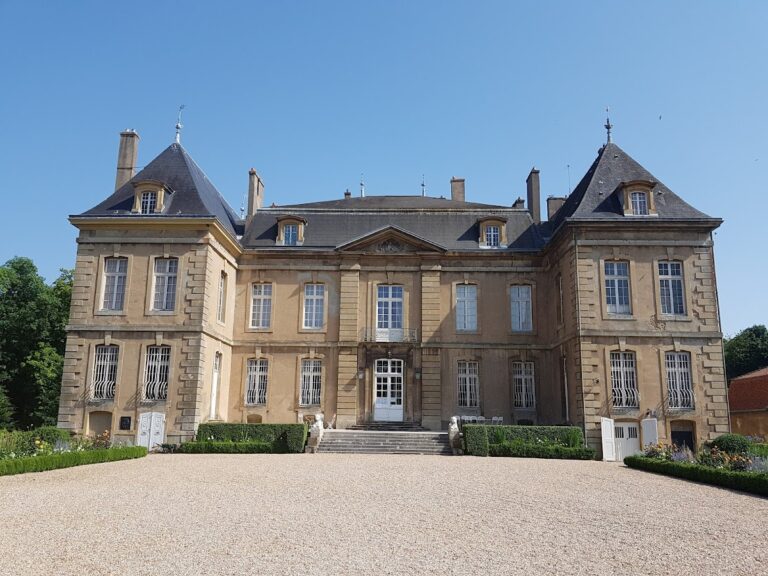 Château de La Grange: A Historic Estate in Manom, France