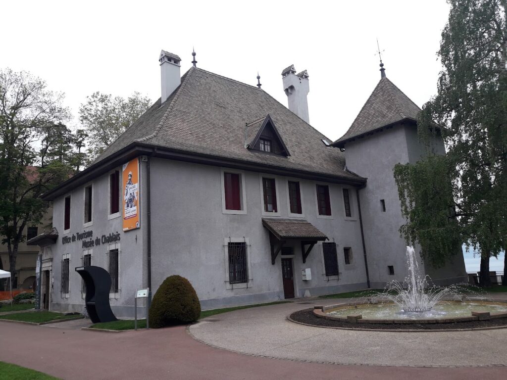 Château de Sonnaz: A Historic Residence and Museum in Thonon-les-Bains 1 Château de Sonnaz