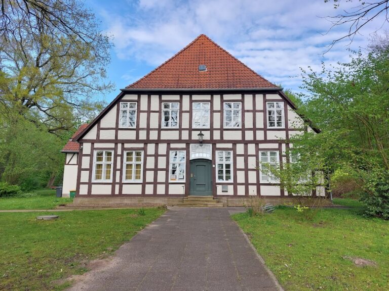 Schloss Schönebeck: A North German Water Castle in Bremen