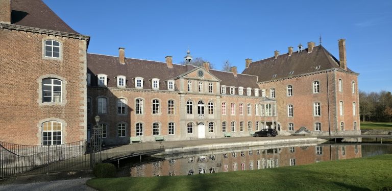 Franc-Waret Castle: A Fortified Seigneurial Estate in Belgium