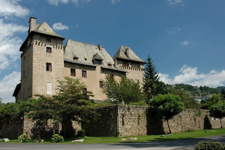 Château d’Entraygues: A Medieval Castle in France