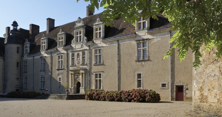Château du Fraisse: A Historic Family Residence in France