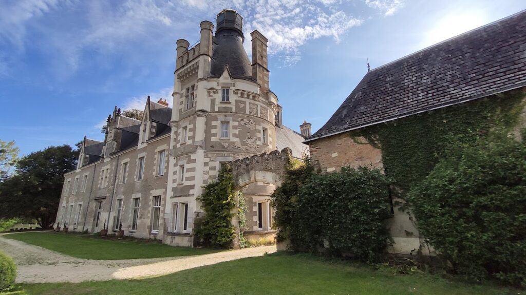 Château de Thouaré-sur-Loire: A Loire-Side Historic Château in France 2 Château de Thouaré-sur-Loire
