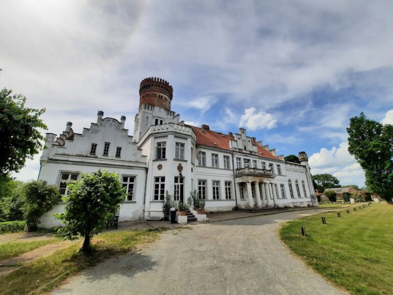 Schloss Wrodow: A Historicist Manor House and Cultural Venue in Germany