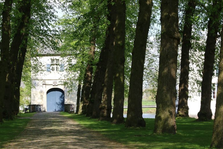 Rameyen Castle: A Moated Renaissance Castle in Belgium