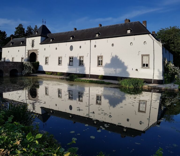 Geulle Castle: A Seventeenth-Century Renaissance Castle Forecourt in the Netherlands