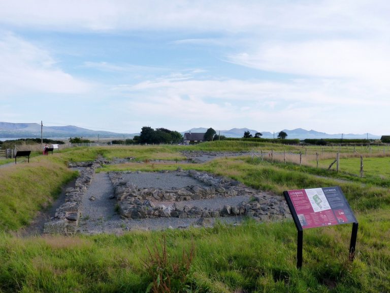 Llys Rhosyr: A Medieval Welsh Commotal Centre and Royal Court