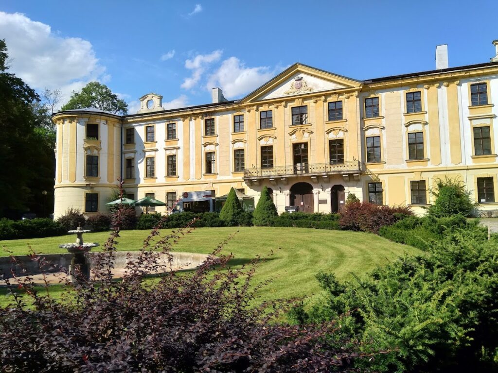 Zahrádky Castle: A Renaissance and Baroque Estate in Czechia 1 Zahrádky Castle