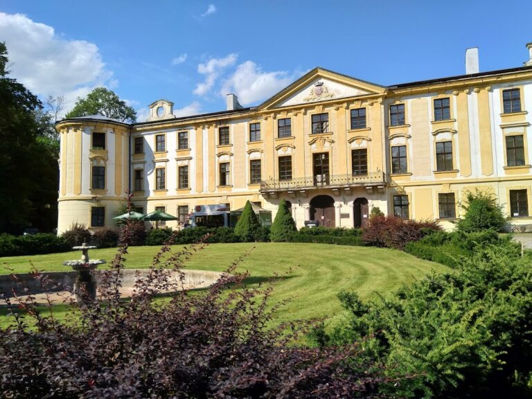 Zahrádky Castle: A Renaissance and Baroque Estate in Czechia