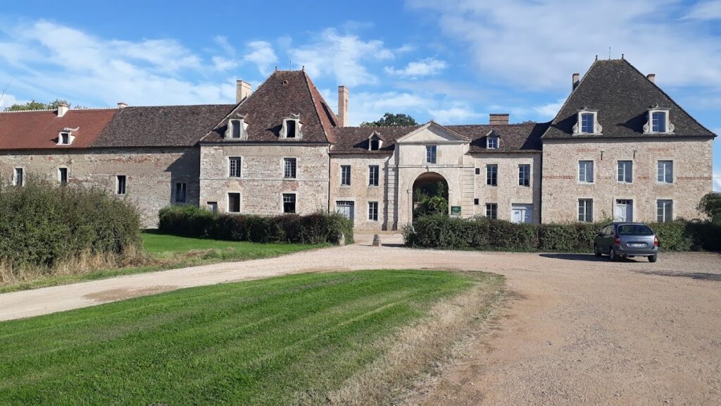 Château de la Ferté de Saint-Ambreuil: Former Cistercian Abbatial Residence 3 Château de la Ferté de Saint-Ambreuil