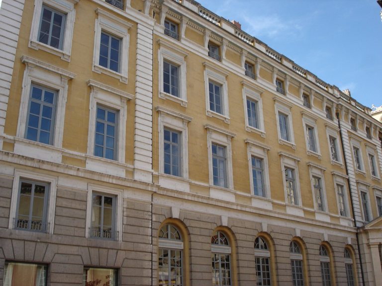Palais archiépiscopal de Lyon: Medieval Episcopal Residence in France