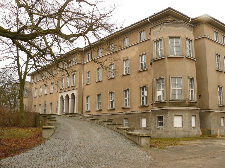 Schloss Vogelsang: A Neo-Gothic Manor House in Germany