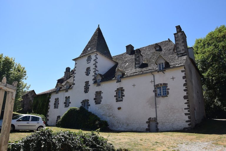 Château du Cambon: A Medieval Stronghold and Eighteenth-Century Residence