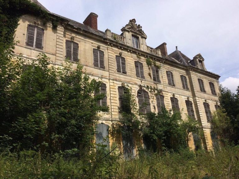 Château du Quesnel: A Historic Country Residence in France