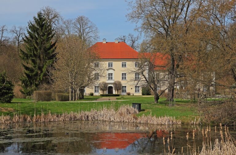 Schloss Alt Madlitz: Finck von Finckenstein Manor House in Germany