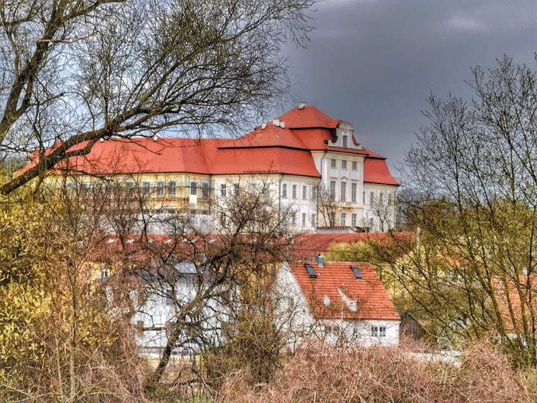 Schloss Bertoldsheim: A Baroque Palace in Germany