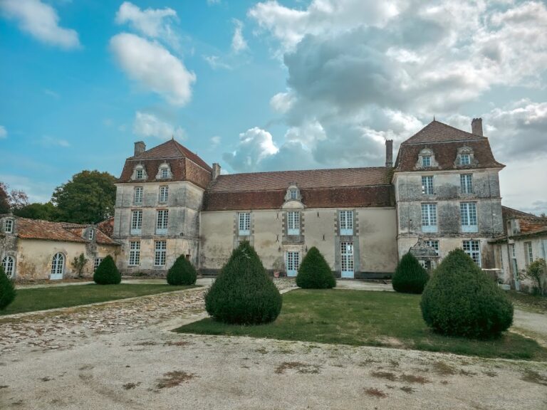 Château de Clauzuroux: A Seventeenth- and Eighteenth-Century Estate in France