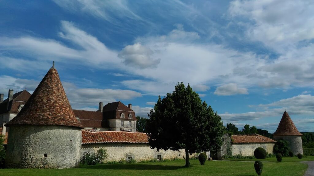 Château de Clauzuroux: A Seventeenth- and Eighteenth-Century Estate in France 2 Château de Clauzuroux