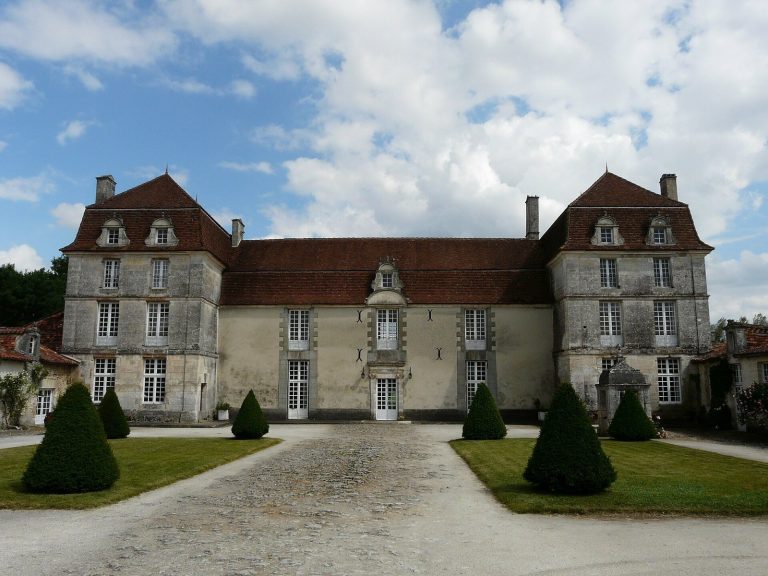 Château de Clauzuroux: A Seventeenth- and Eighteenth-Century Estate in France
