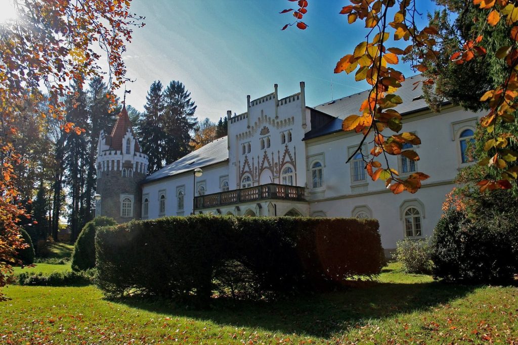 Herálec Castle: A Czech Residence Rebuilt in Neo-Gothic Style 3 Zámek Herálec