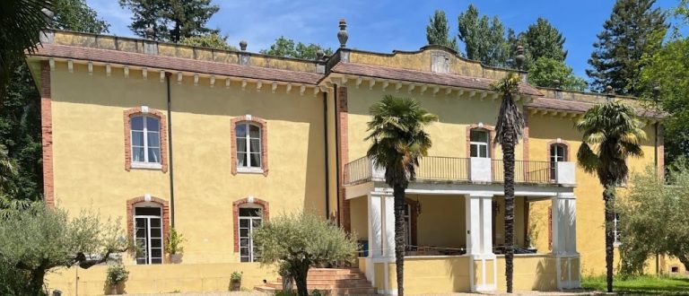 Larunque Château: A Restored Seigneurial Residence in France
