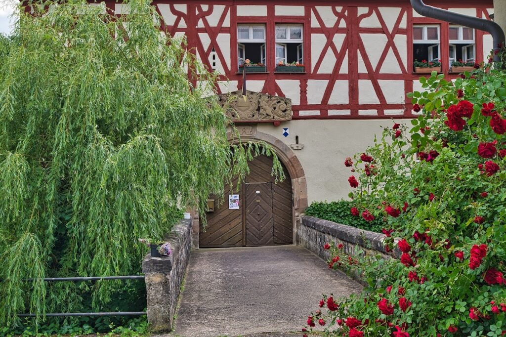 Schloss Rügland: An Early-Modern Water Castle in Germany 2 Schloss Rügland