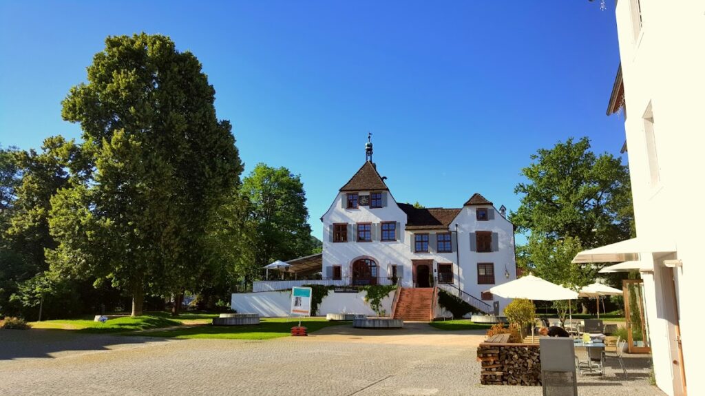Binningen Castle: A Historic Castle in Switzerland 1 Binningen Castle