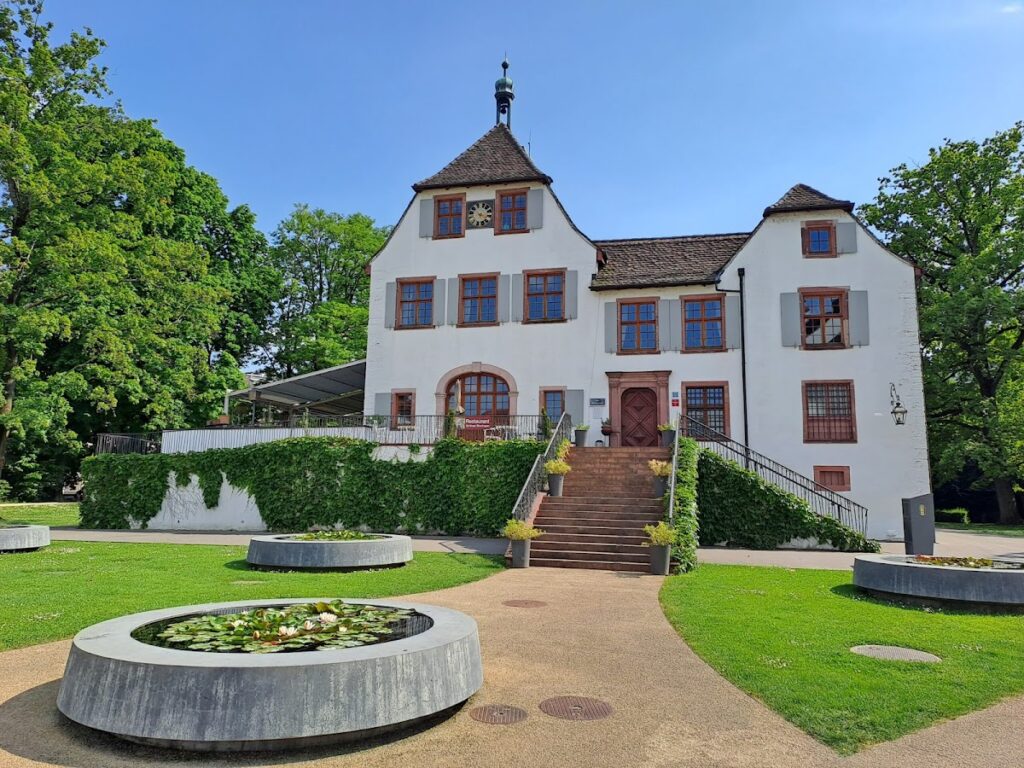 Binningen Castle: A Historic Castle in Switzerland 2 Binningen Castle
