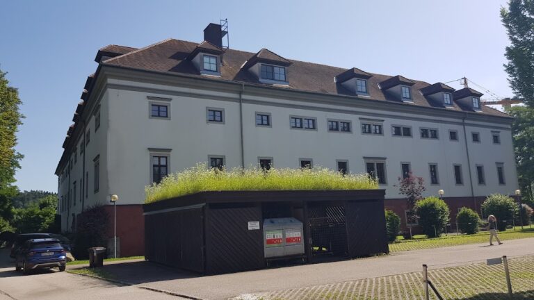Schloss Puchenau: An Upper Austrian Administrative Residence and Estate