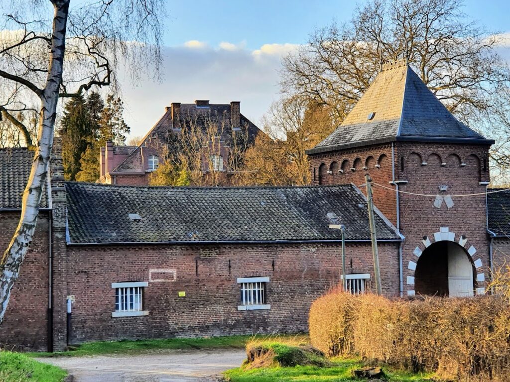 Schloss Ottenfeld: A Manor Estate in Alsdorf, Germany 2 Schloss Ottenfeld
