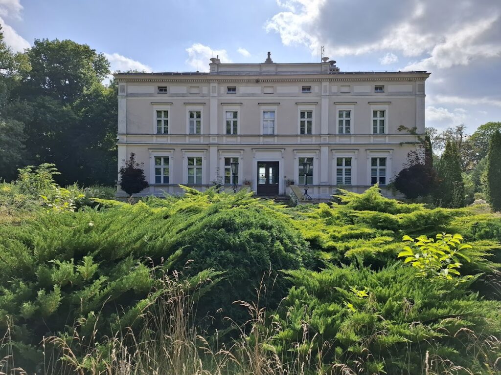 Palace in Białokosz: A Late-Classicist Manor House in Poland 1 Palace in Białokosz