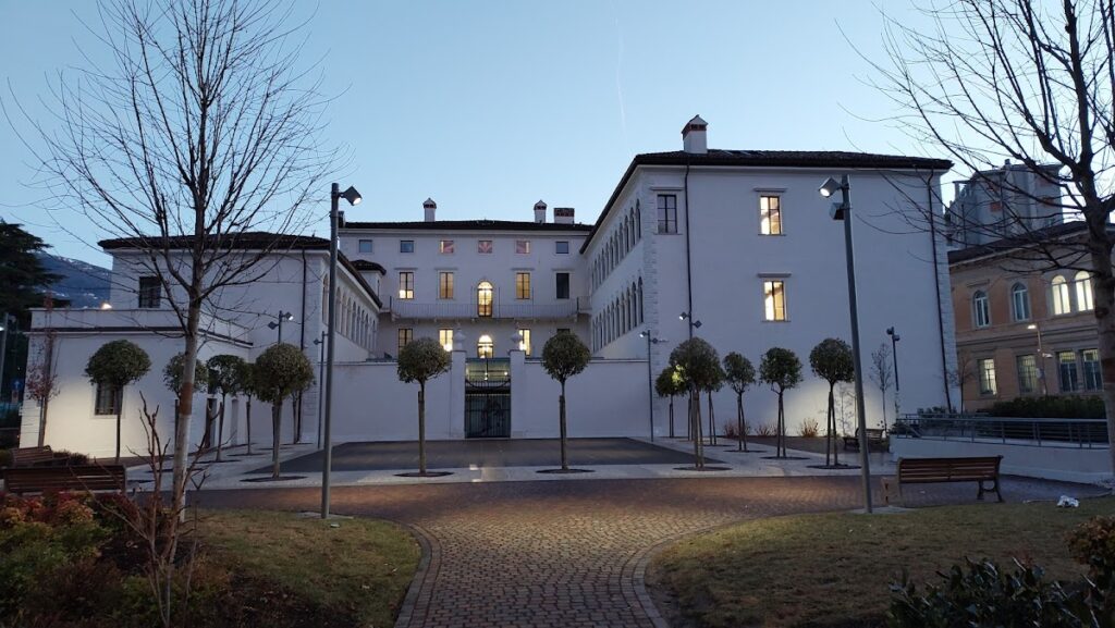Palazzo Rosmini “al Frassem”: An Eighteenth-Century Palace in Rovereto 2 Palazzo Rosmini "al Frassem"