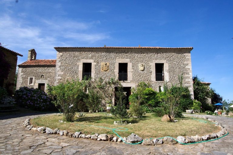 Gobiendes Palace: A Medieval Defensive Estate and Asturian Manor House