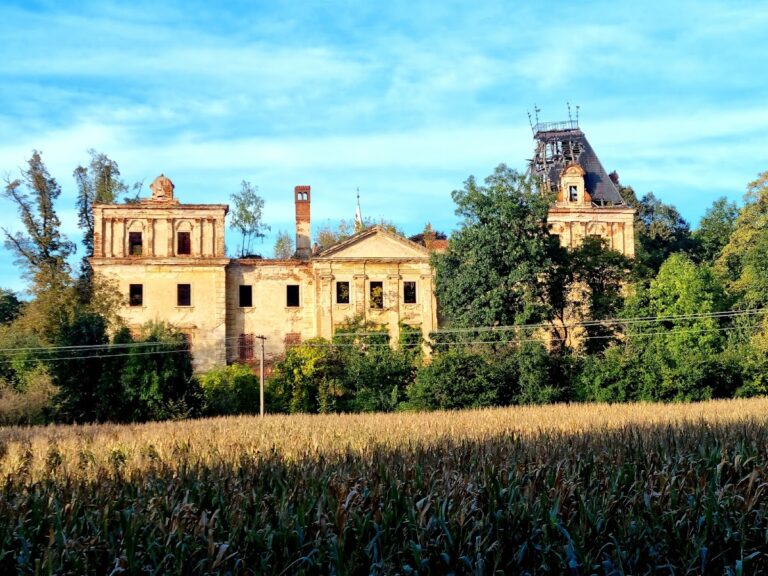 Churschwandt Palace in Stolec: A Baroque Palace Complex in Poland