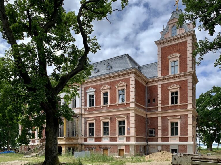 Palace in Karszno: A French Neo-Renaissance Estate Palace in Poland