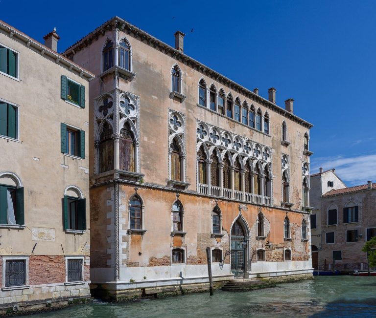 Palazzo Donà Giovannelli: A Historic Venetian Residence and Hotel