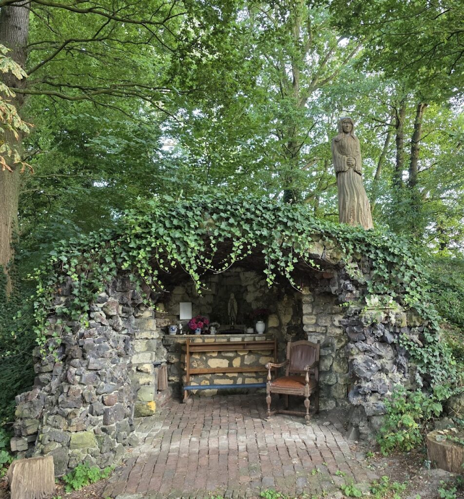 Exaten Castle: A Jesuit Institutional Estate in the Netherlands 1 Exaten Castle