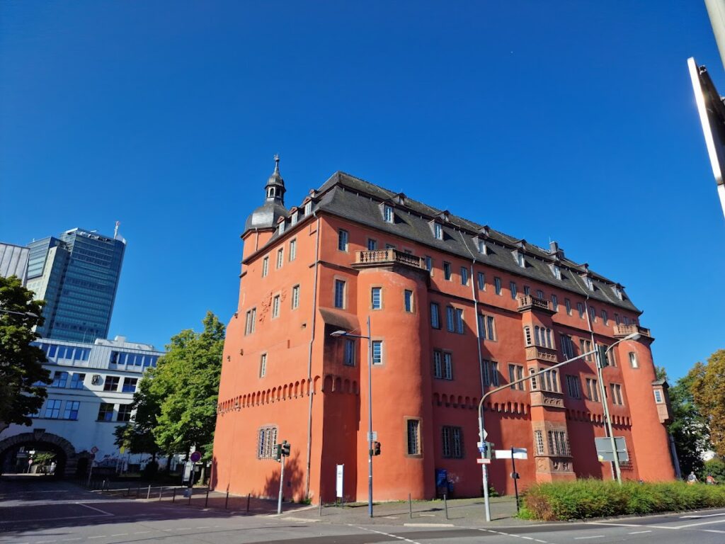 Isenburg Castle: A Renaissance Castle in Offenbach am Main 1 Isenburg Castle