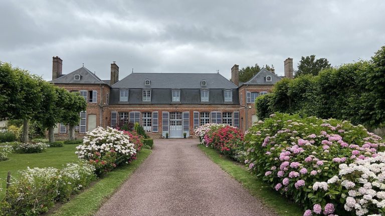 Château d’Aigneville: An Eighteenth-Century Neoclassical Manor House