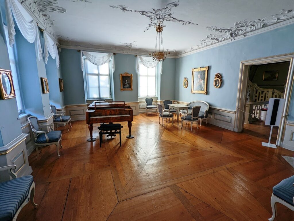 Wittumspalais: A Historic City Palace in Weimar, Germany 4 Wittumspalais